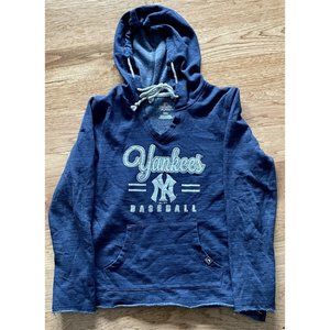 New York Yankees MLB Majestic Women's Hoodie EUC - Very Cute lightweight hoodie